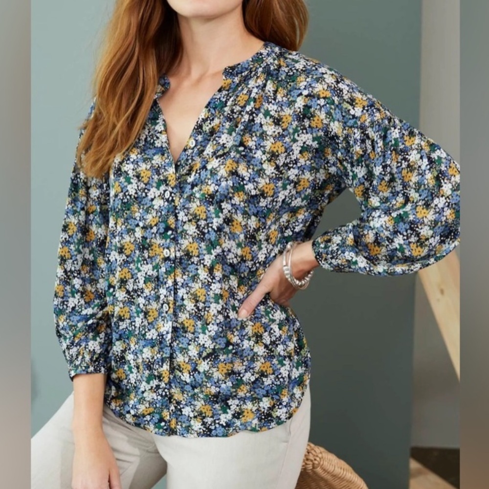 🪿 J.Jill blouse is the Field of Flowers! - Picture 1 of 8